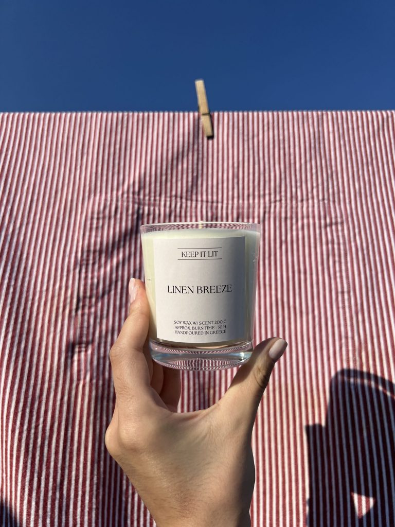 linen-breeze-scented-candle