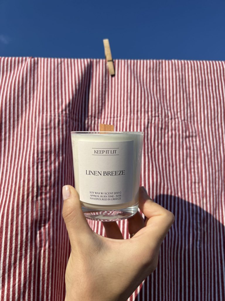 linen-breeze-scented-candle