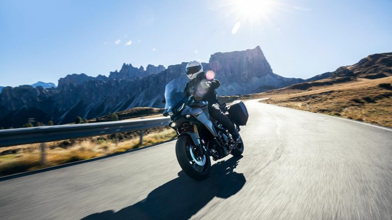 2024-Yamaha-MT09TRDX-EU-Power_Grey-Action-002-03