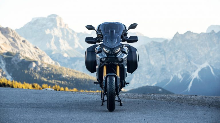 2024-Yamaha-MT09TRDX-EU-Power_Grey-Static-006-03